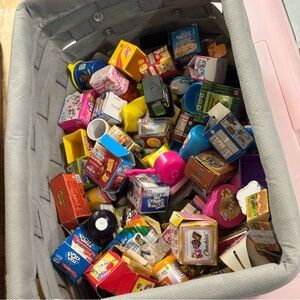 Shopkins Assorted Miniature Play Set